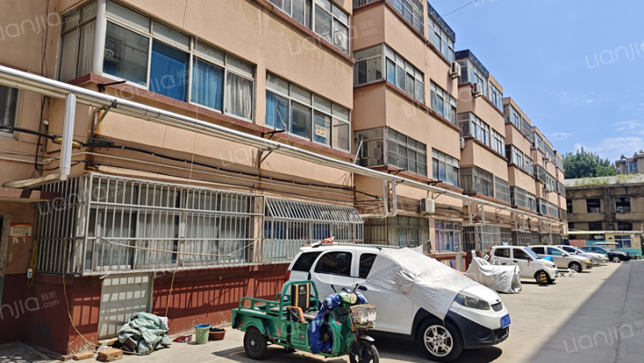 千榕家纺家属院外景图