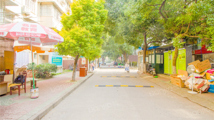 东岗小区外景图