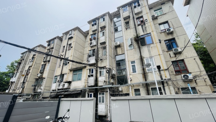 湖南湘城医院宿舍外景图