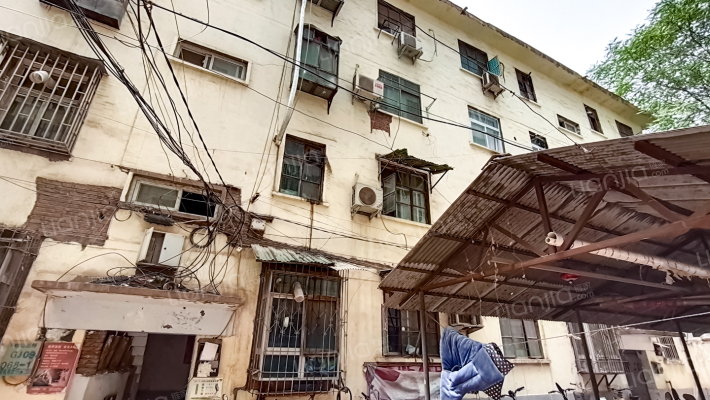 粮店家属院外景图