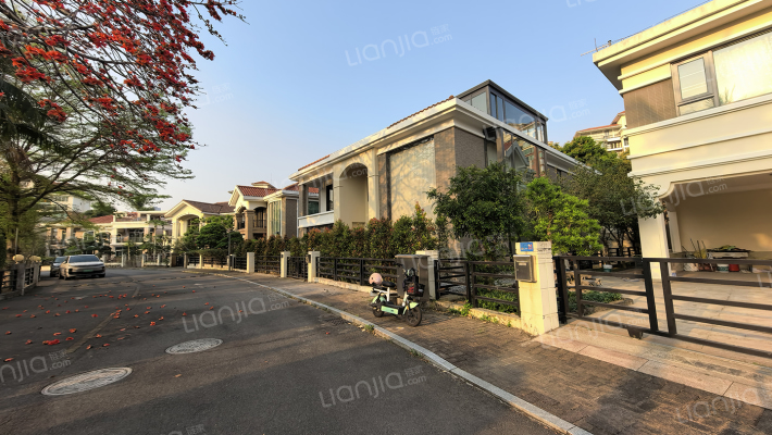 映湖山庄外景图