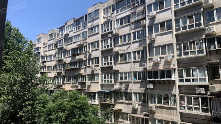 近水楼台外景图