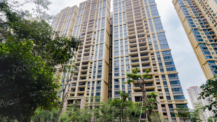 中澳春城外景图