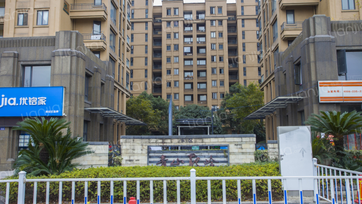 青山鹤岭外景图