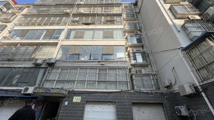 京安温泉小区外景图