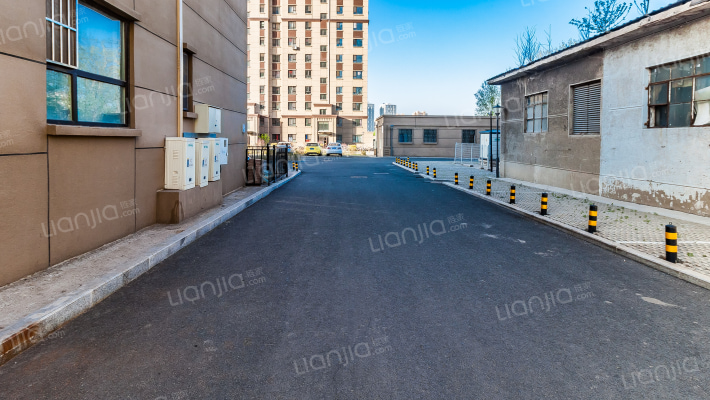 后现代橙外景图