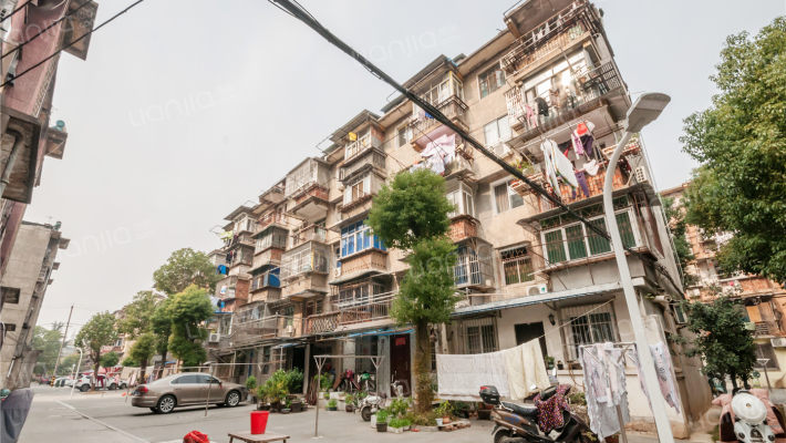 花亭新村外景图