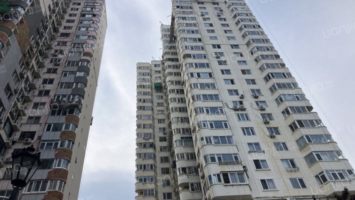 万里大厦外景图