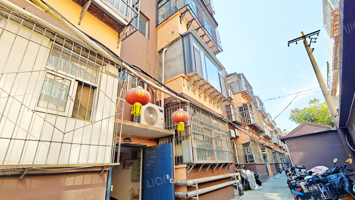 泰师附校家属院外景图