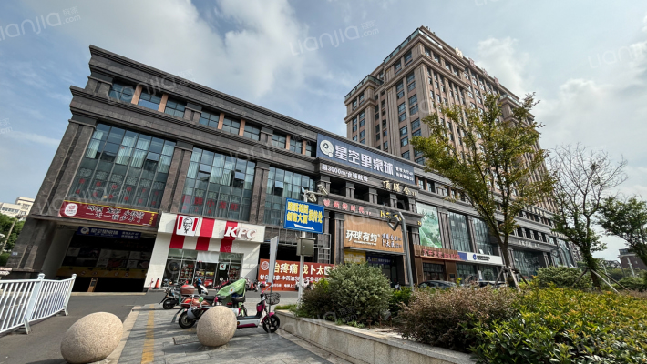 创富大厦外景图