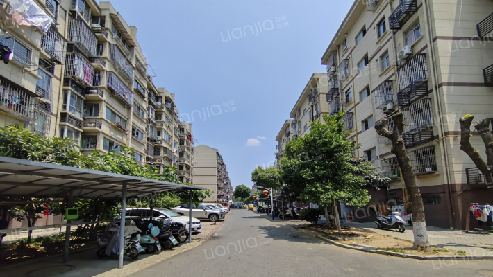 石马新寓外景图