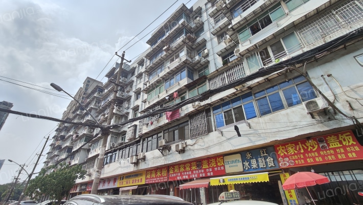 公汽宿舍外景图