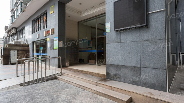 禹洲碧山临海外景图