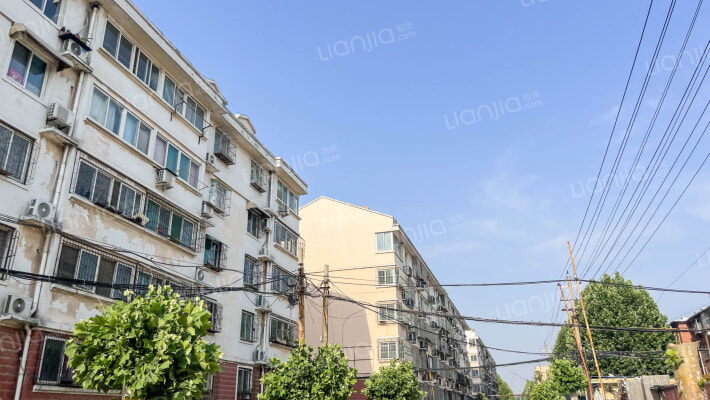 济南化肥厂宿舍外景图