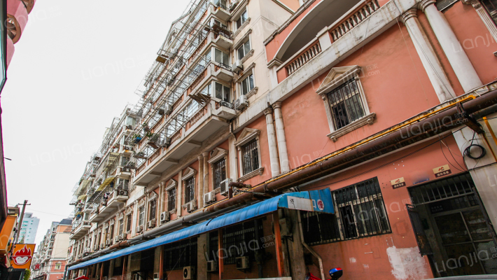 桃坞路服饰城外景图