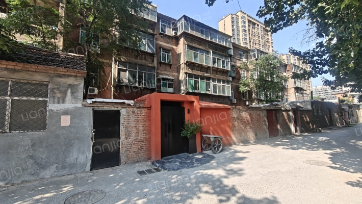 东一路44号院外景图