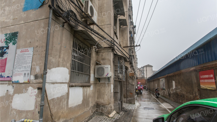 卫山头小区外景图