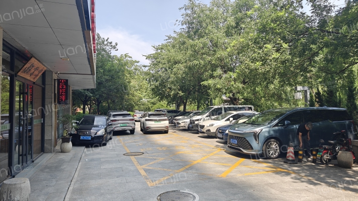 荣宝斋大厦外景图