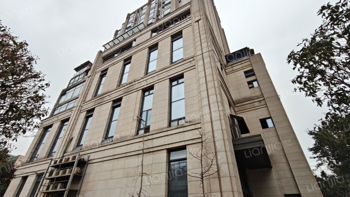 晶楠天地外景图