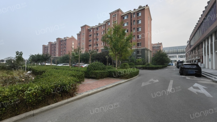 东岸虹苑外景图