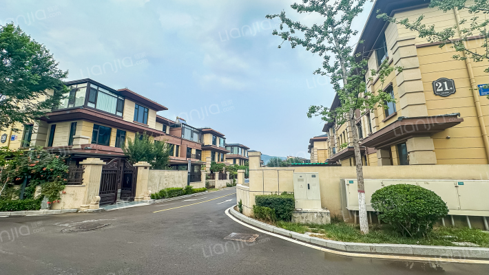 中建长清湖珺园外景图