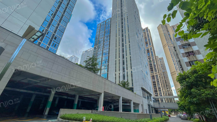 绿地璀璨天城公寓外景图