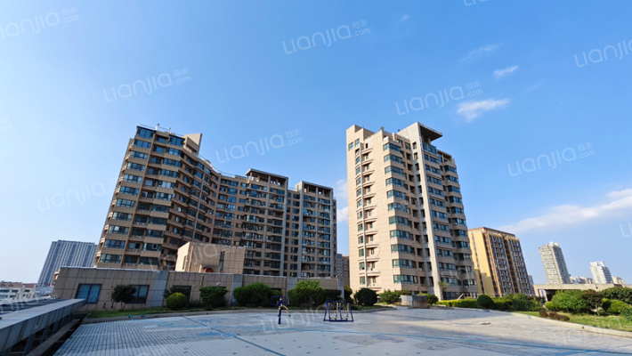 群利商住中心外景图