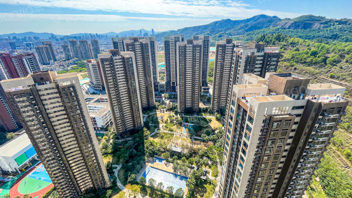 万科麓城二期外景图