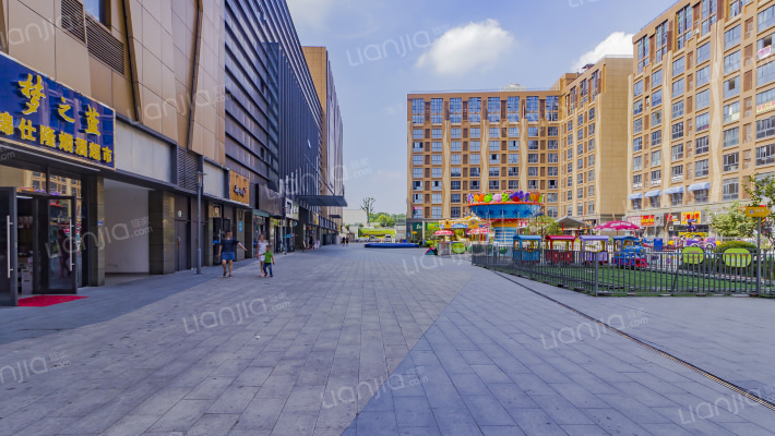 南京常发广场外景图