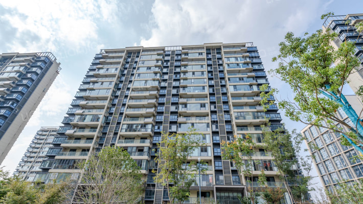 京师学院山外景图