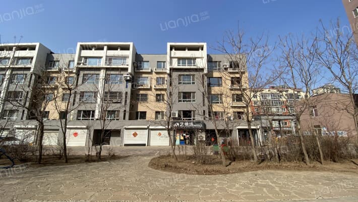 府梓里居外景图