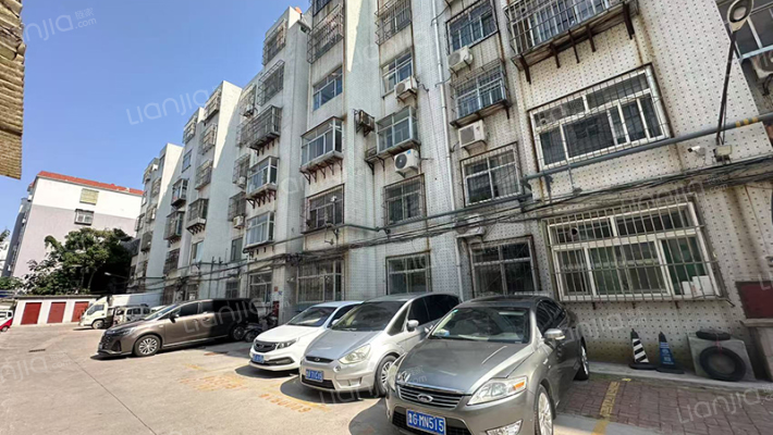 轴承厂宿舍外景图