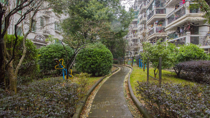 嘉怡花苑小区外景图