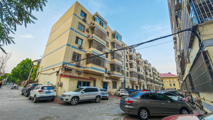 一中宿舍楼外景图