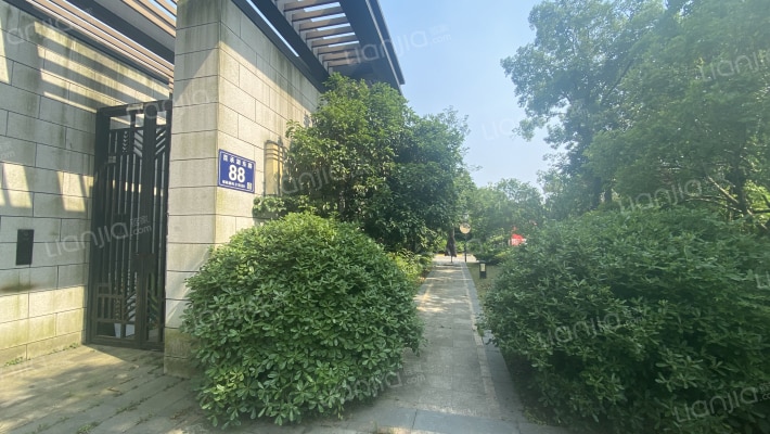 富丽庄园外景图