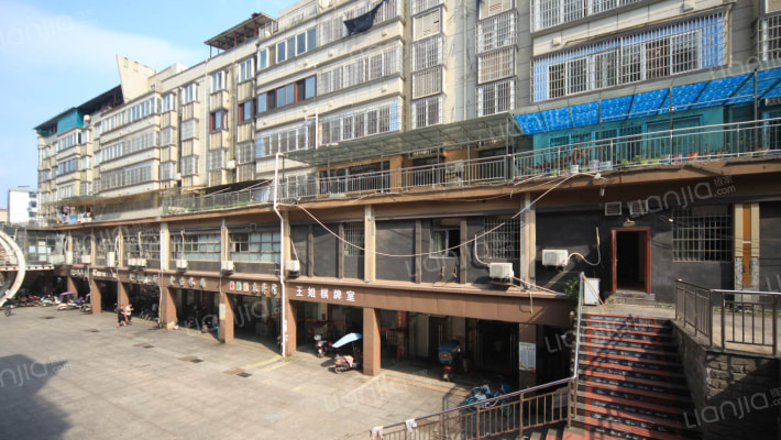 康怡休闲购物广场外景图