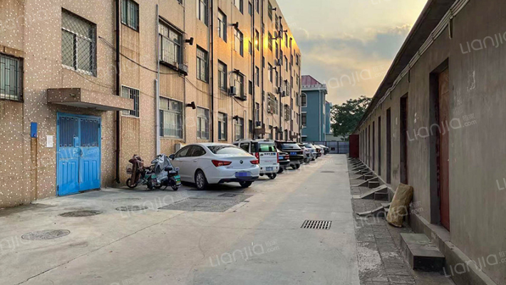 第二实验小学宿舍楼外景图