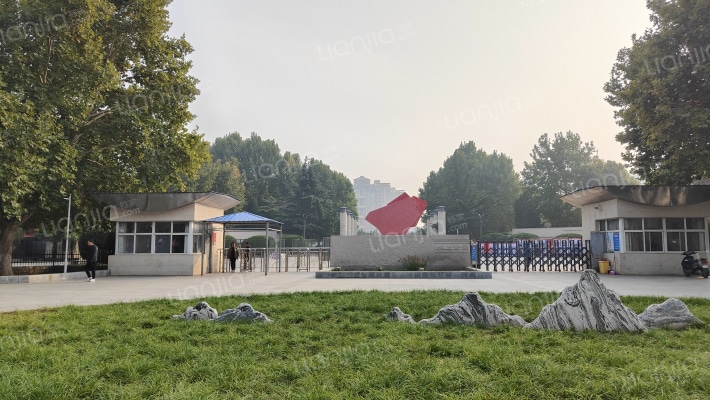 石墨电极厂宿舍外景图