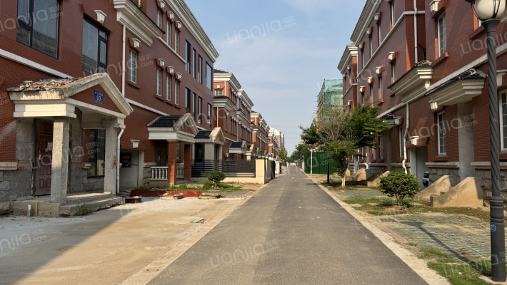 南方景园别墅区外景图