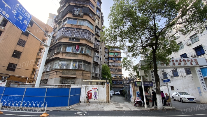 水电宿舍外景图