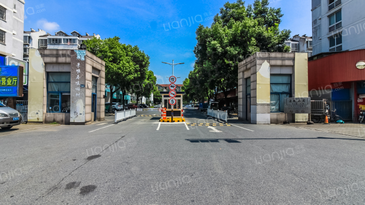 泾水公寓东区外景图