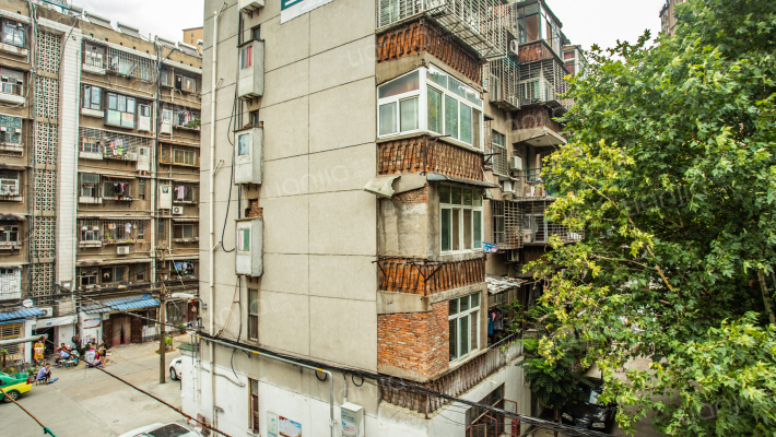 铜版纸厂家属院外景图