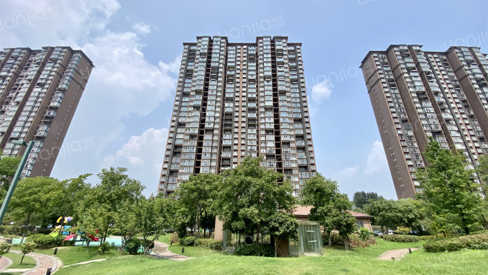 蔚蓝滨江外景图