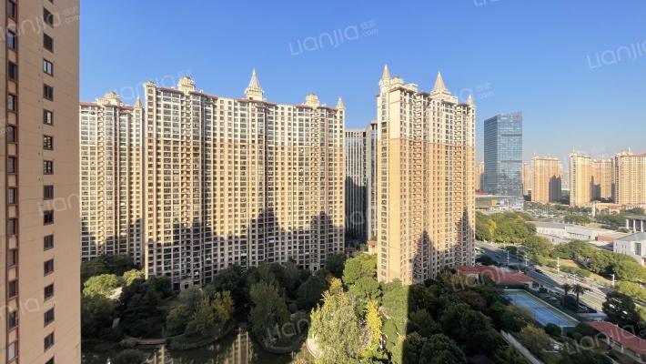 君临新城外景图