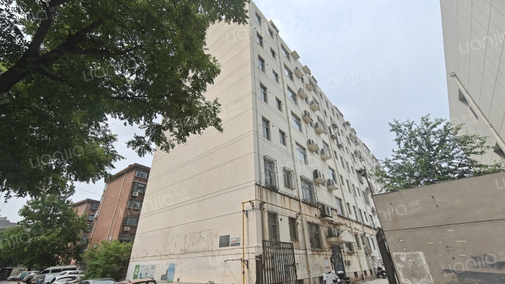 检察院住宅楼外景图