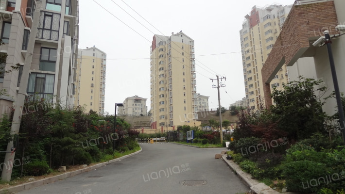 福鹰山庄外景图