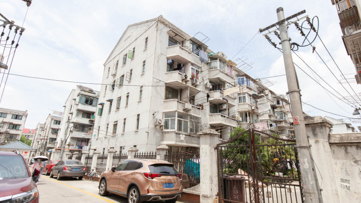 上海凤城三村东区房价怎么样凤城三村东区房源户型图小区车位交通地址