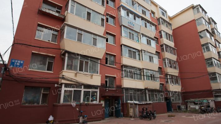 公交宿舍外景图