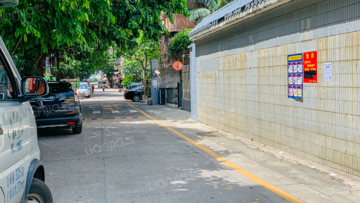 邮电技工学校宿舍楼外景图