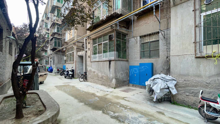 农兴路18号院外景图